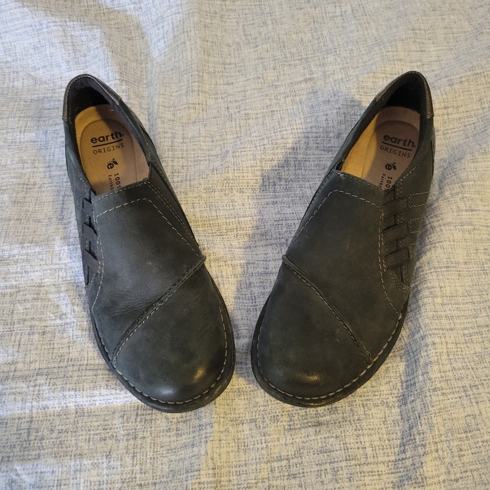 Earth origins slip on black shoes size 9